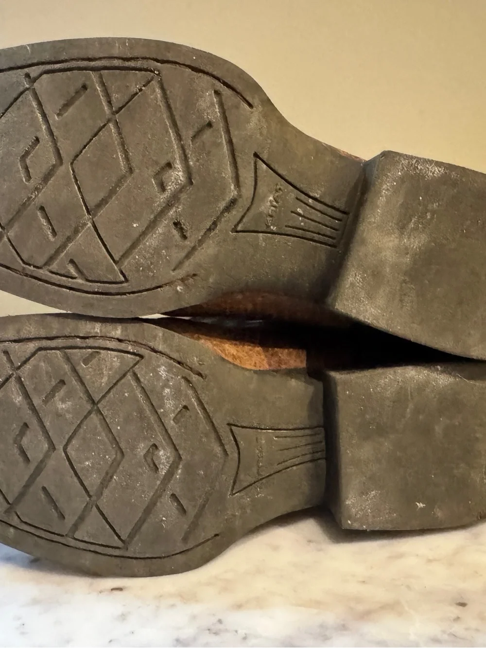 Boys Ariat Tombstone Square Toe Boots - Size 4
